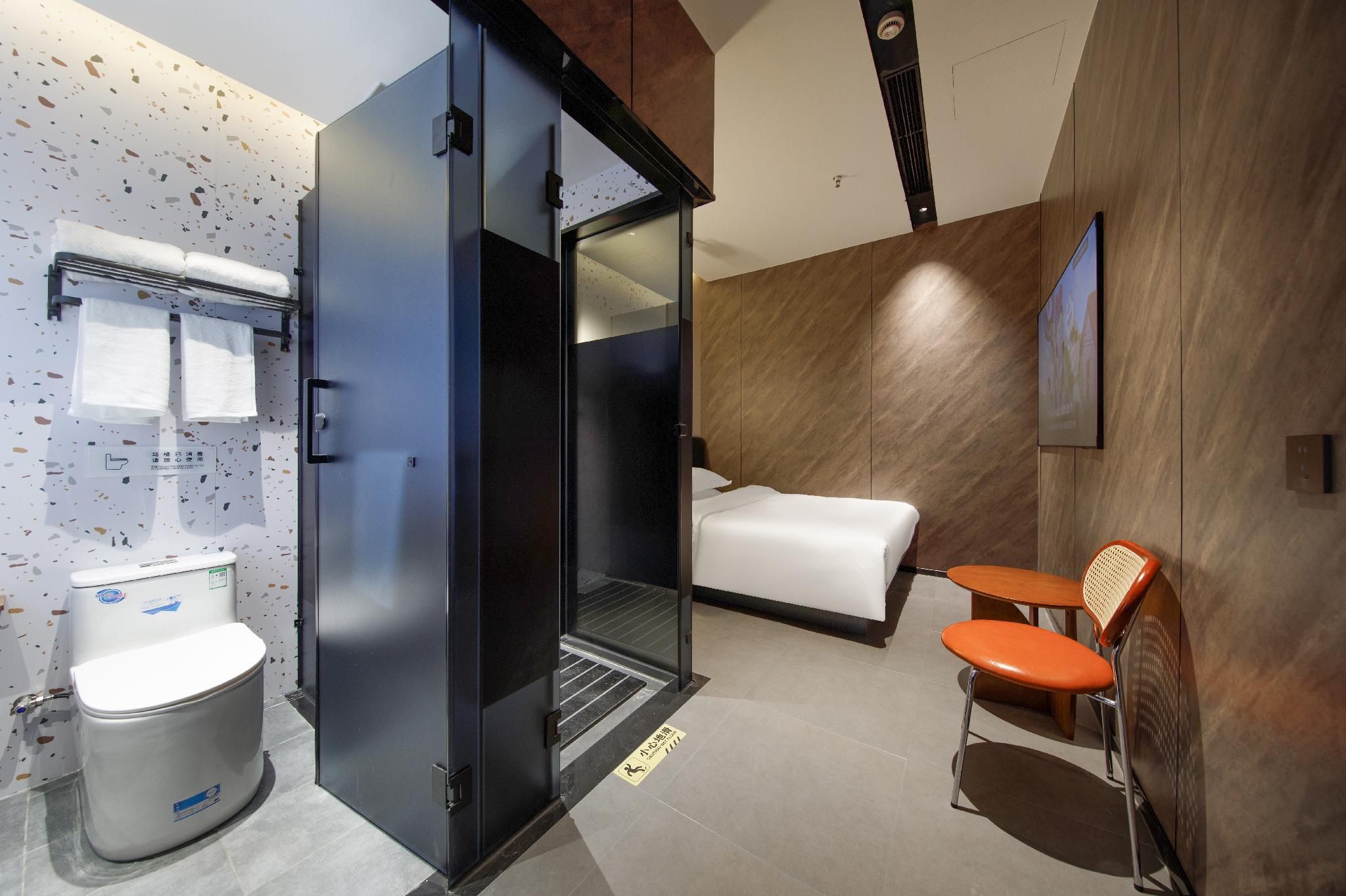 Comfort Queen Room