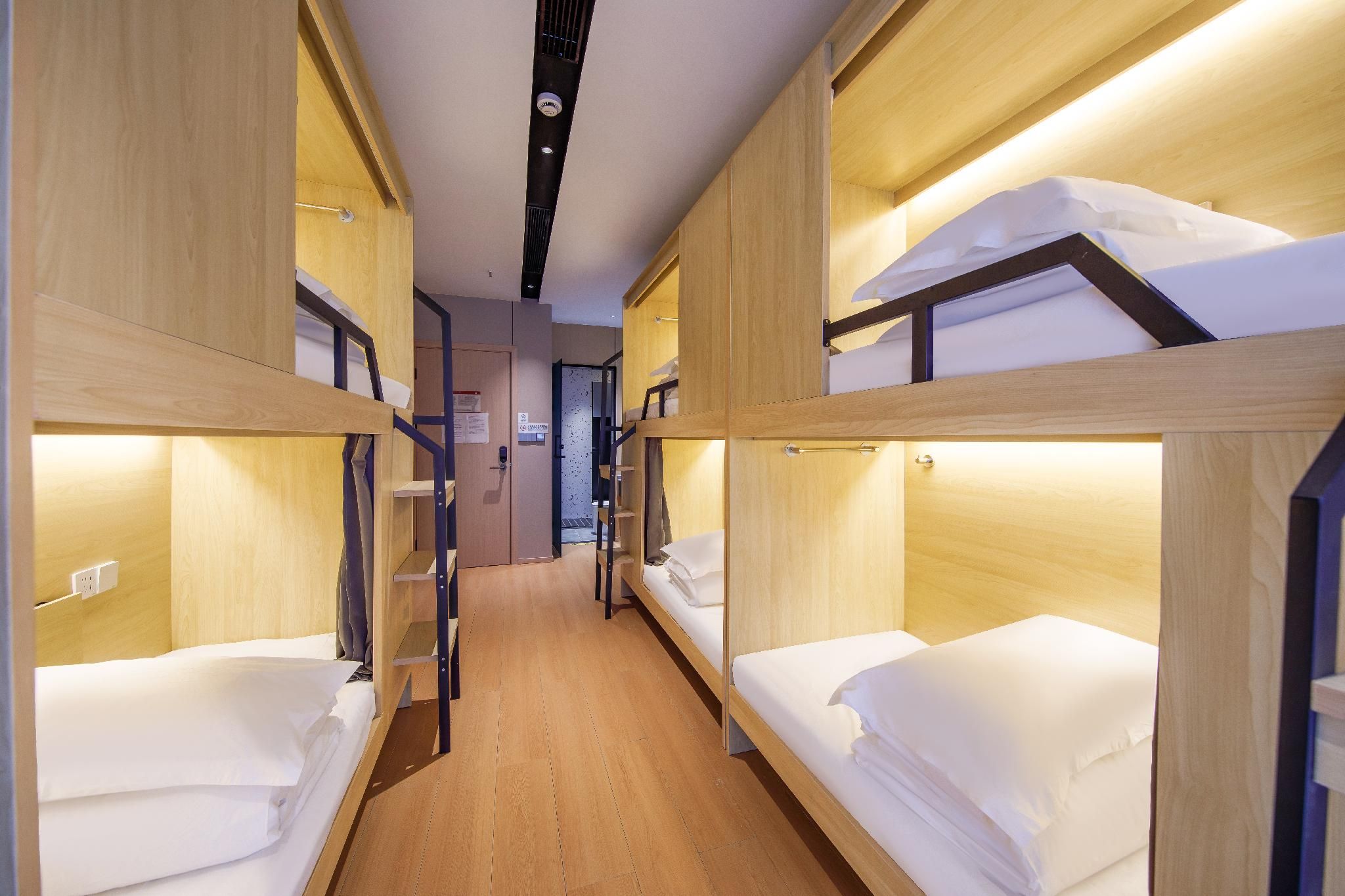 Bed in 6 Bed Female Room
