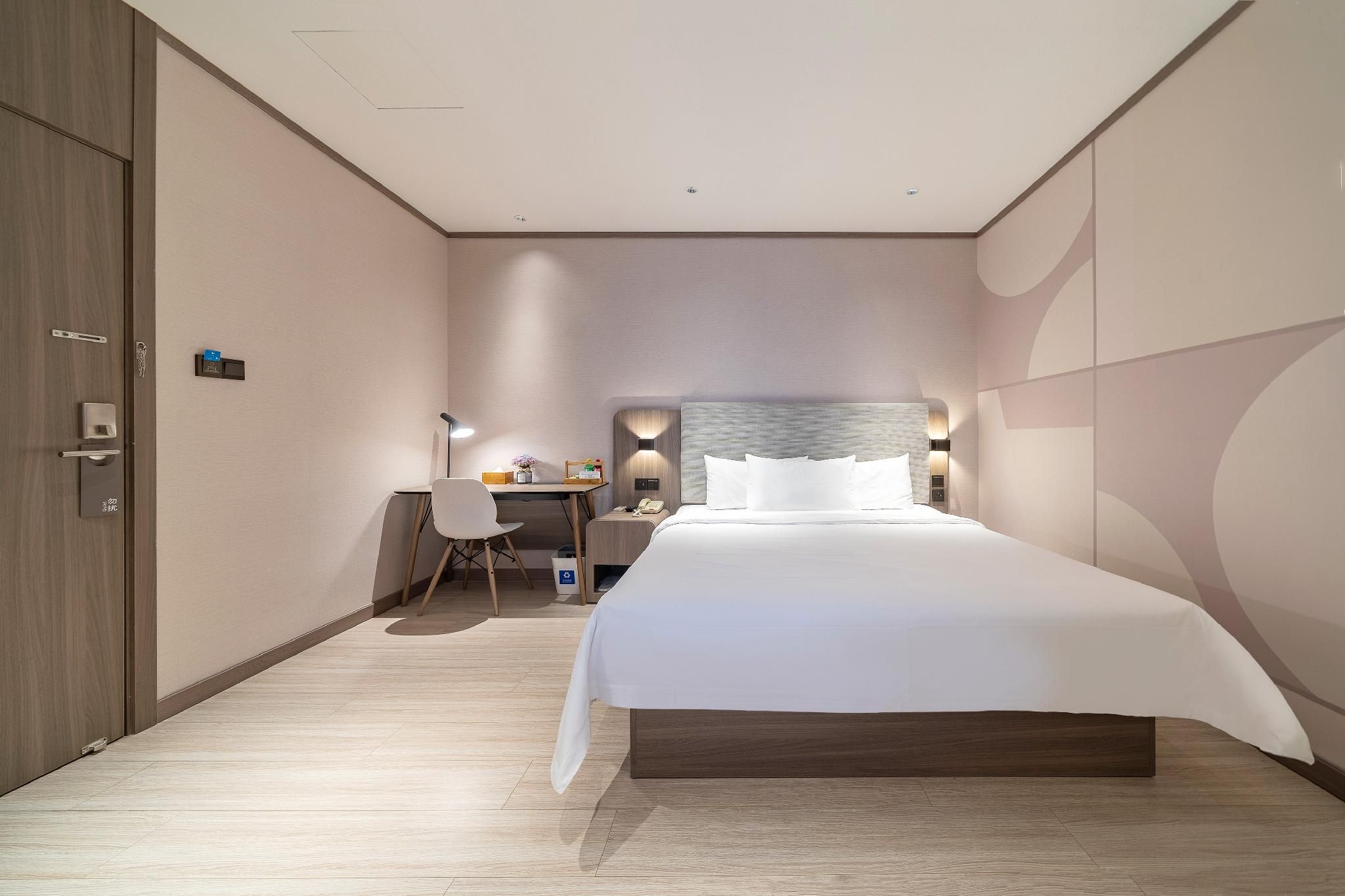 Huazhu - Superior BedRoom