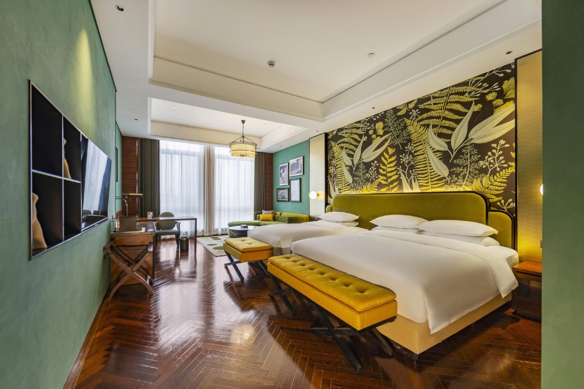Deluxe Family Room
