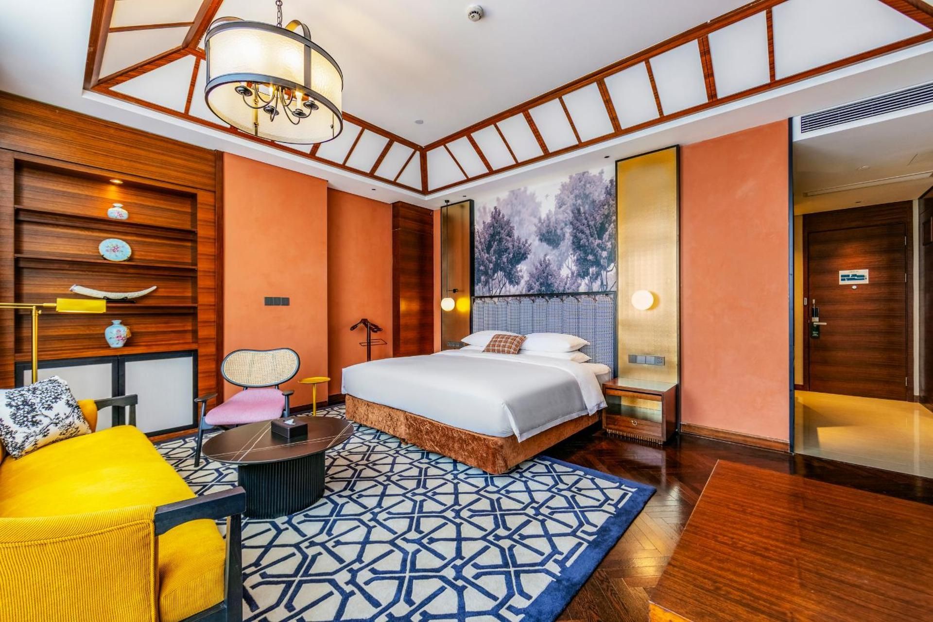 Queen Room