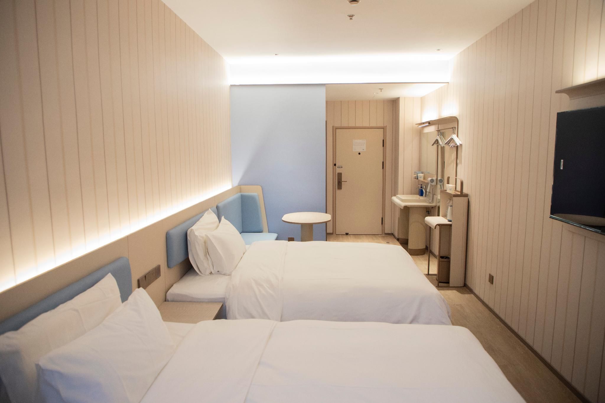 Twin Business Room
