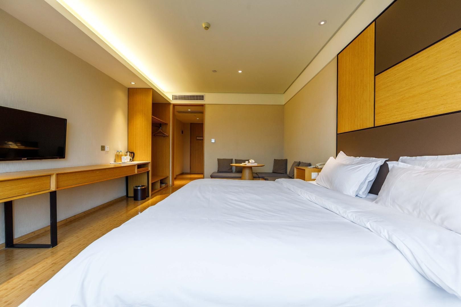 Huazhu - Superior BedRoom