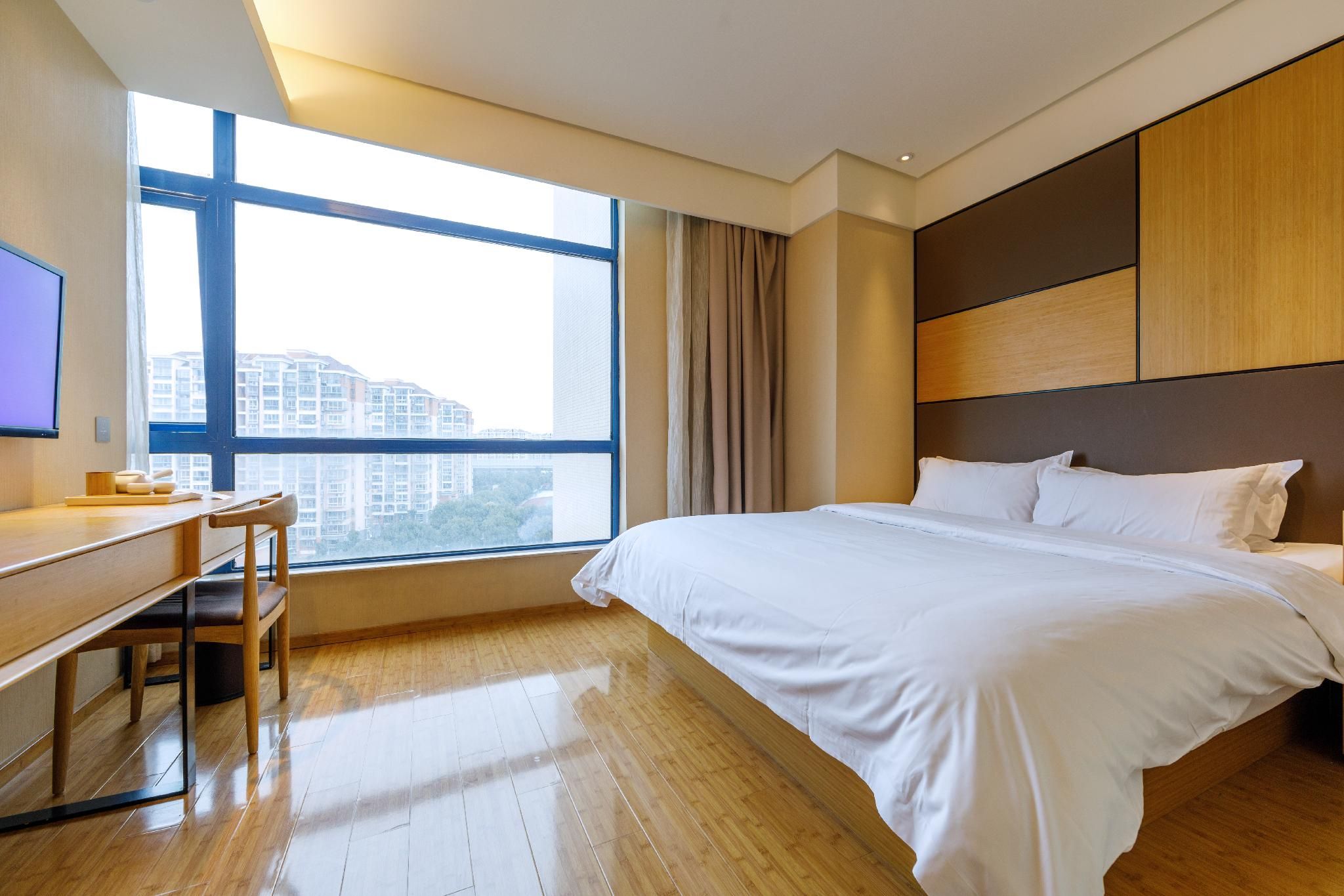 Huazhu - Deluxe Bed Room