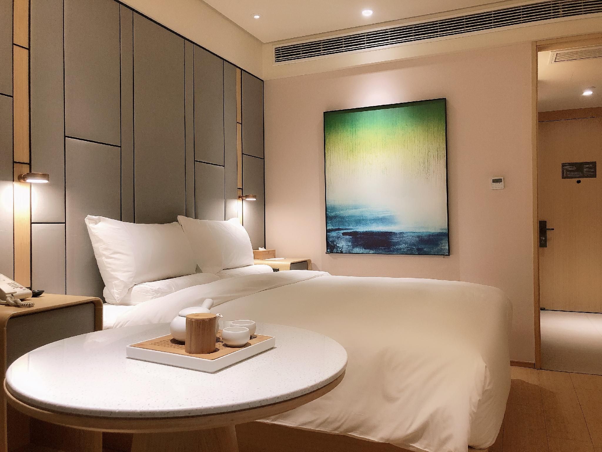 Business Queen Bed Room