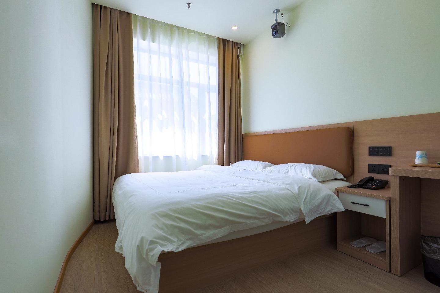 Dossen - Deluxe Bed Room