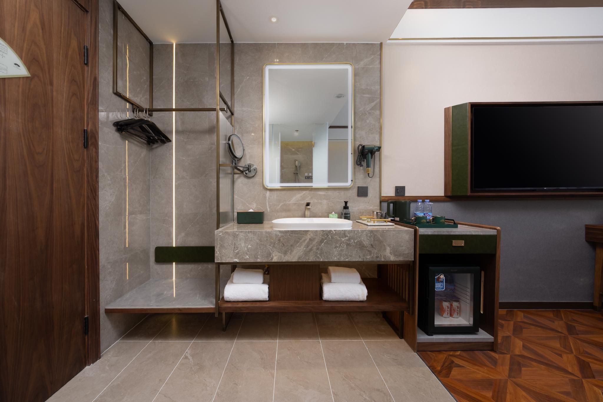 Standard King Room