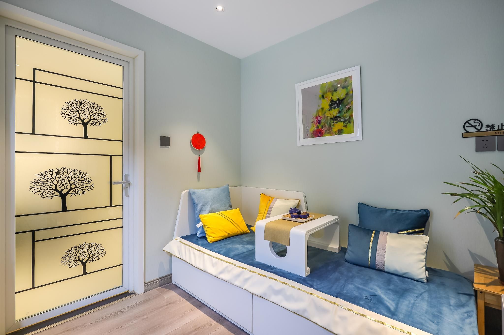 Business Suite Room