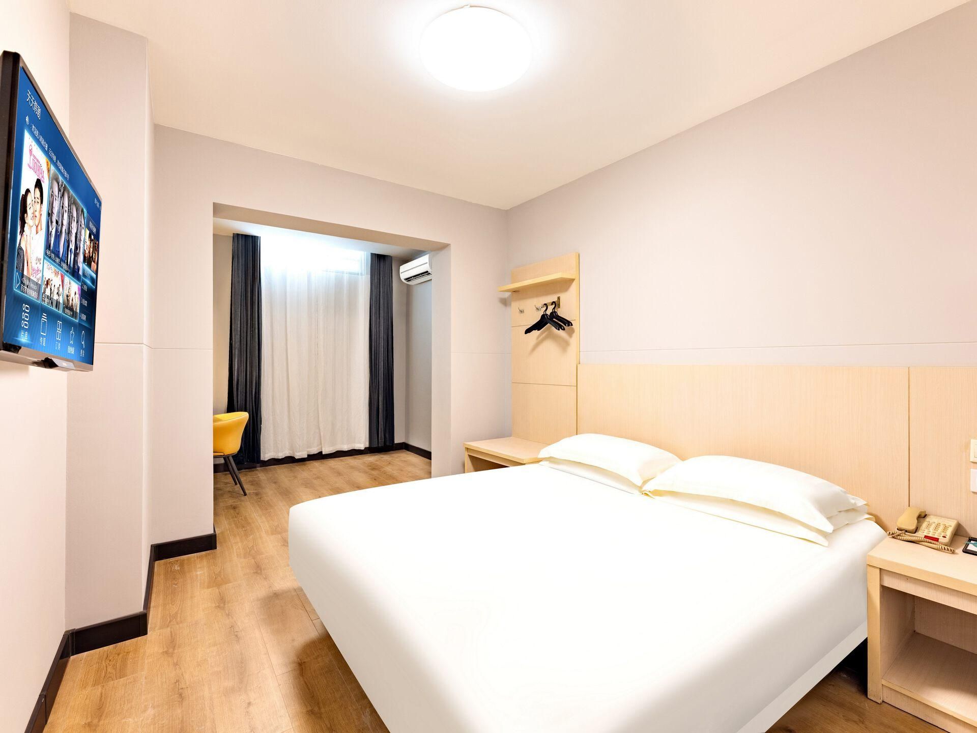 Standard - Queen Room