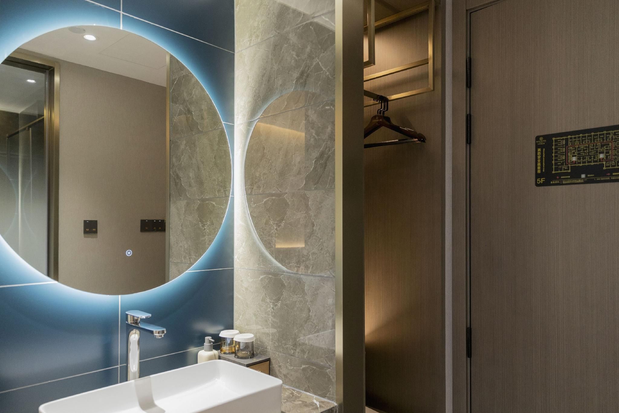 Boutique Queen Room