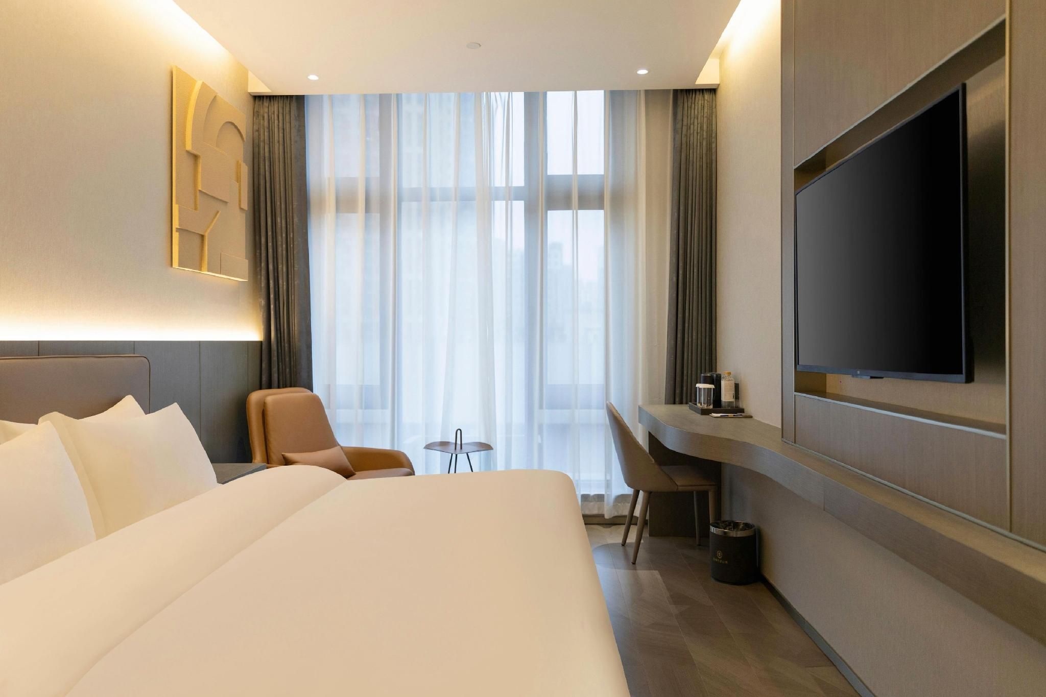 Business Queen Room