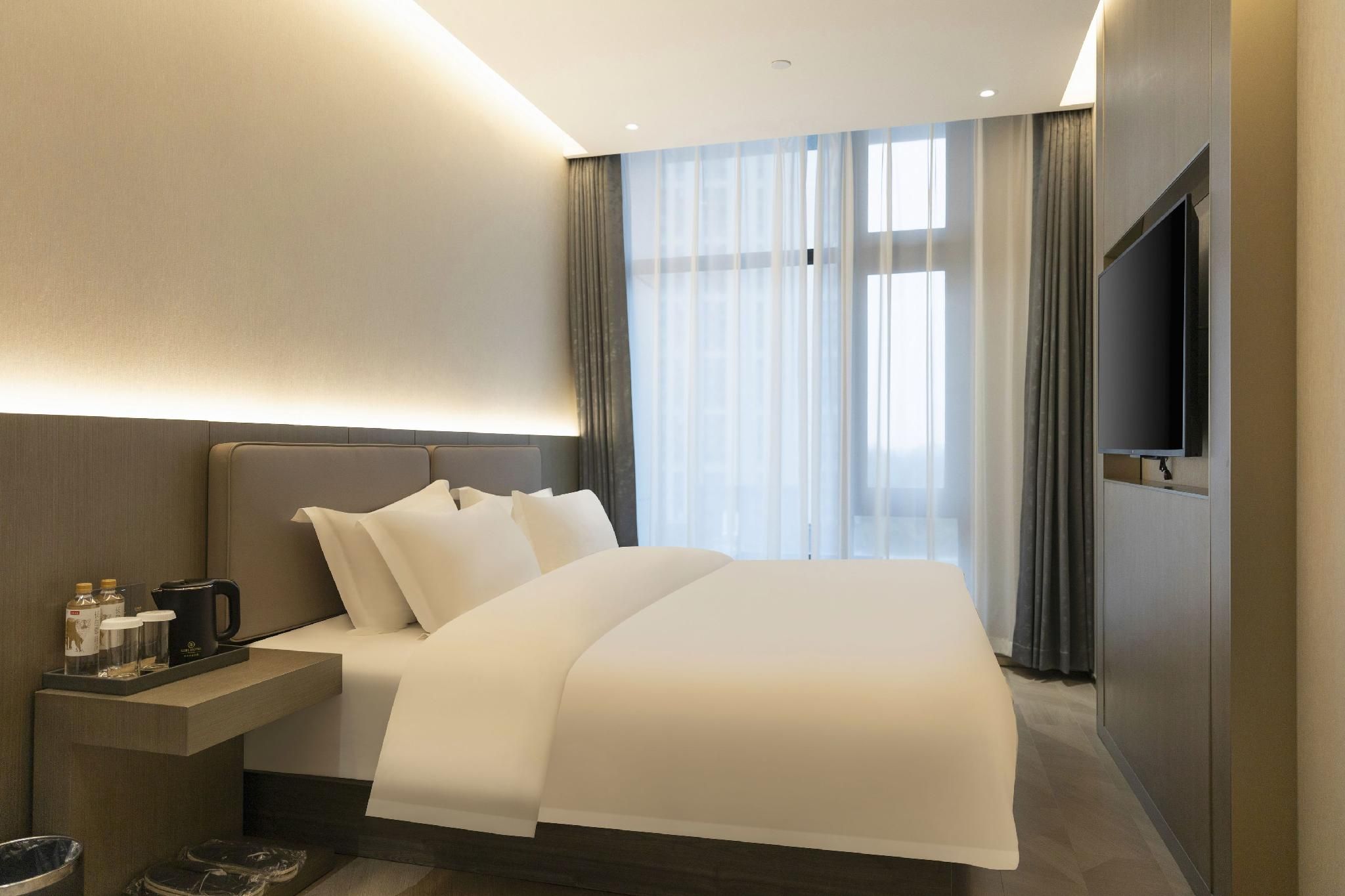 Boutique Queen Room