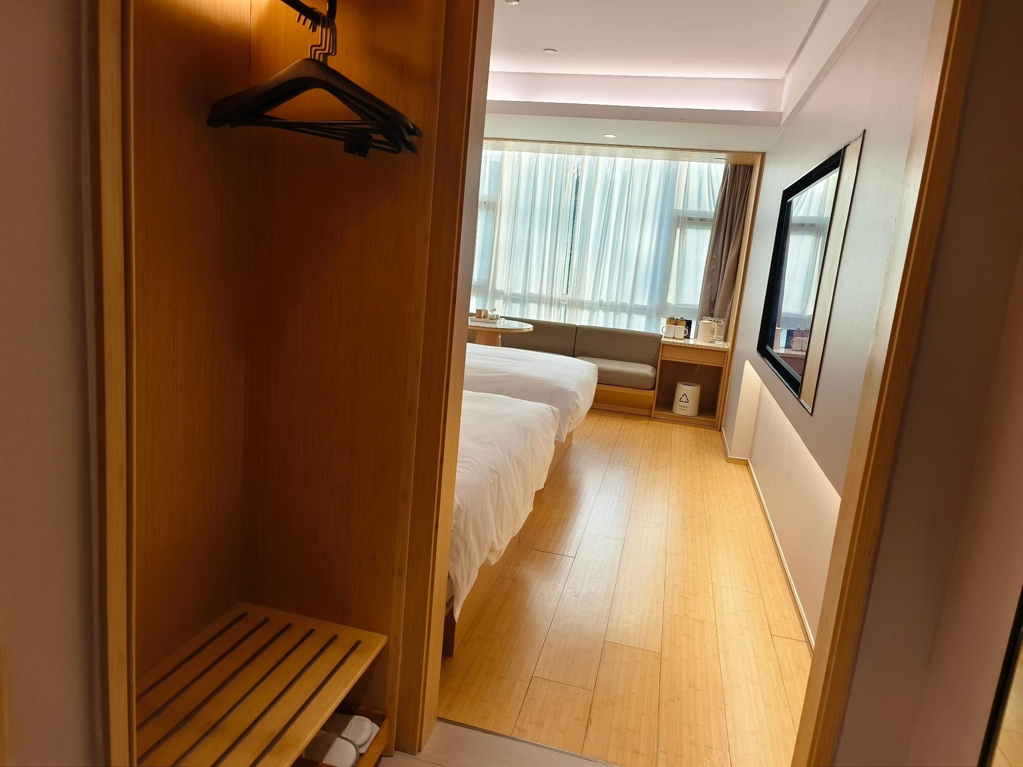 Twin Business Room