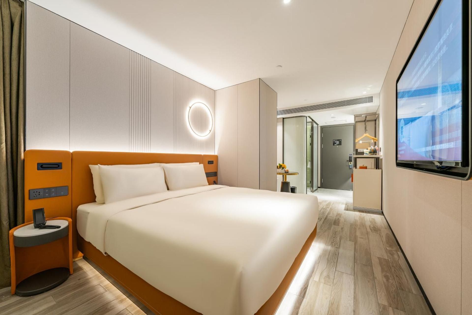 Elegant Double Room No Window