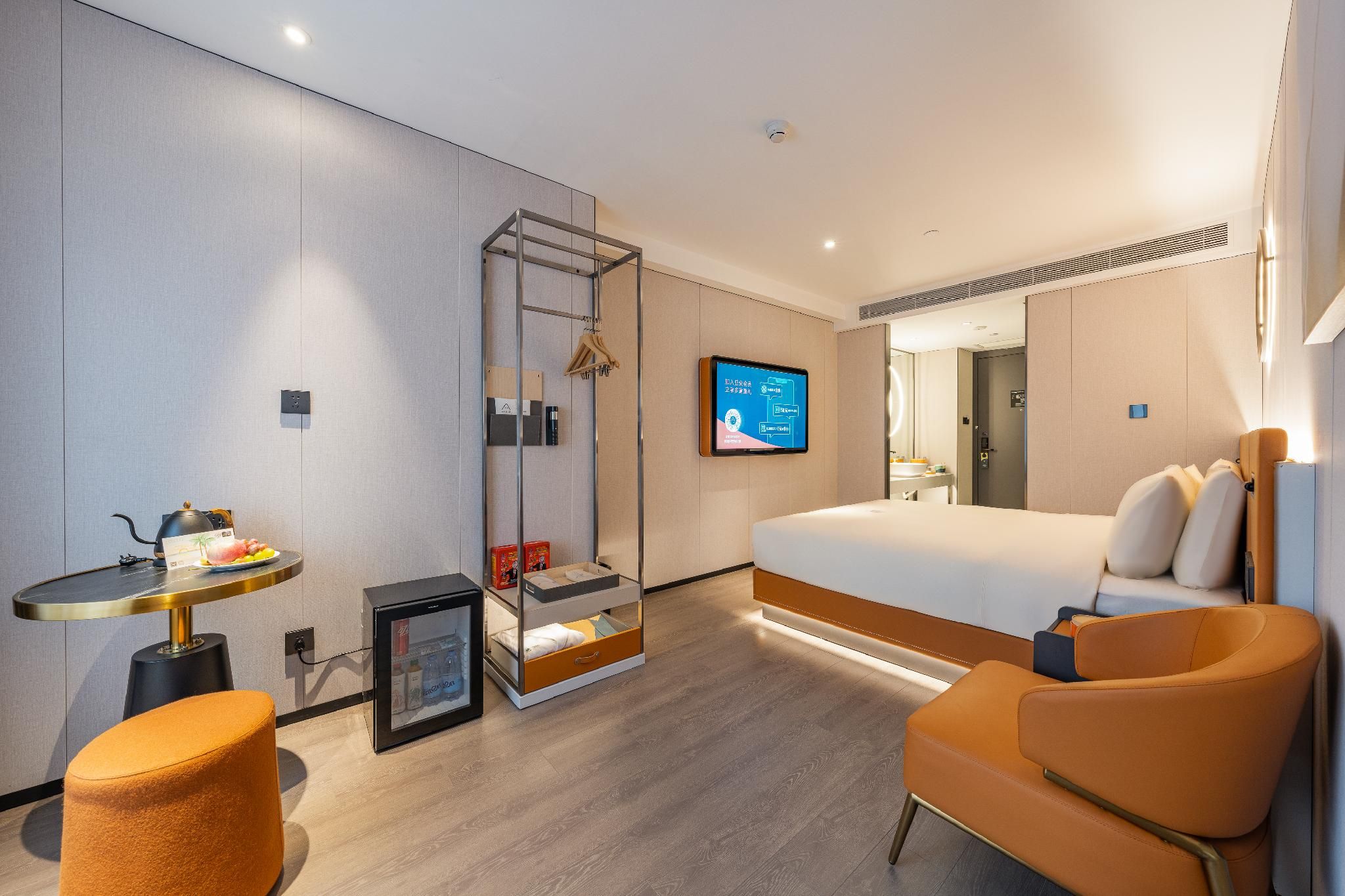 Premium King Room with City View