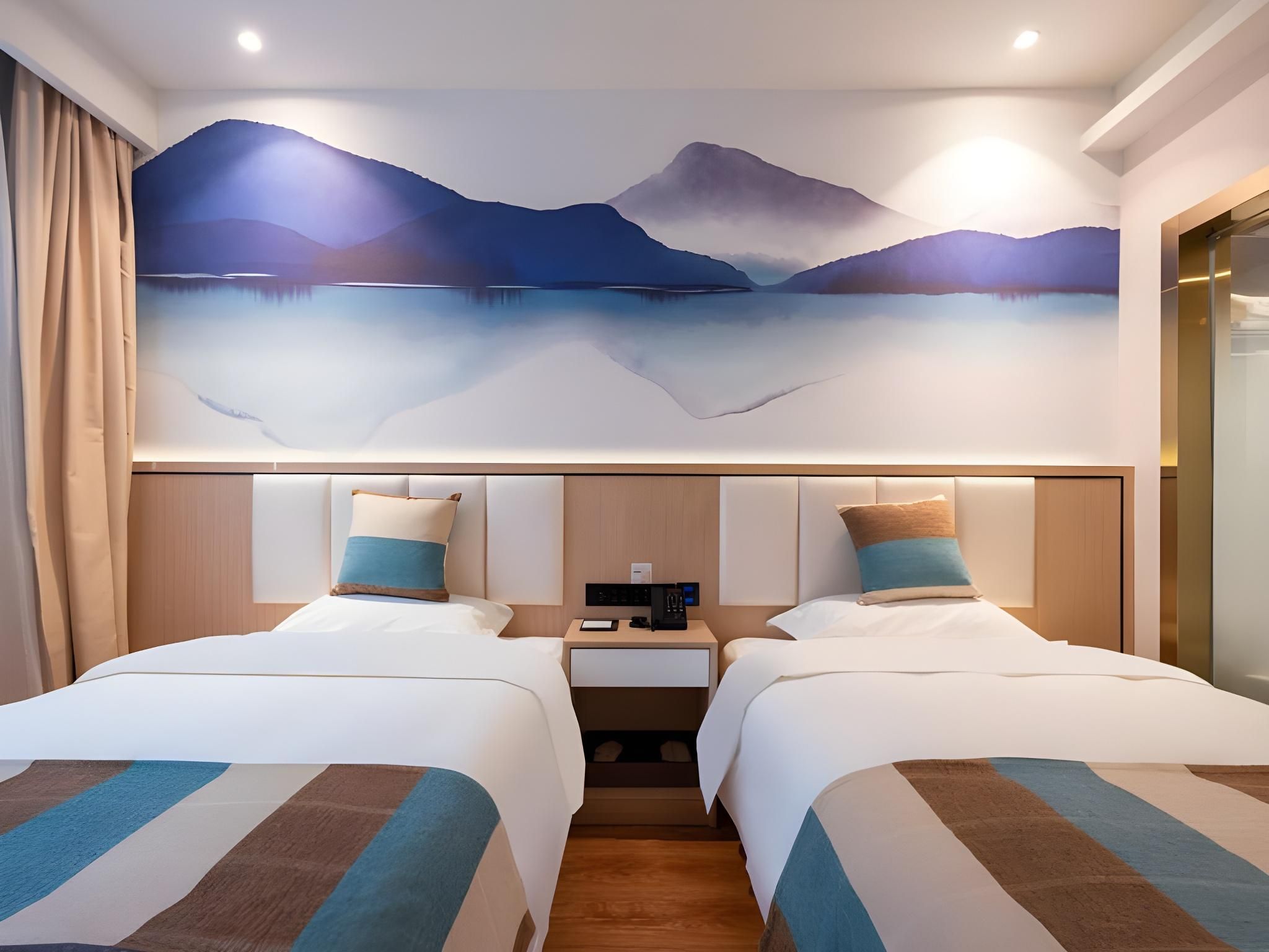 GTI - Feature Twin Bed Room, Projection