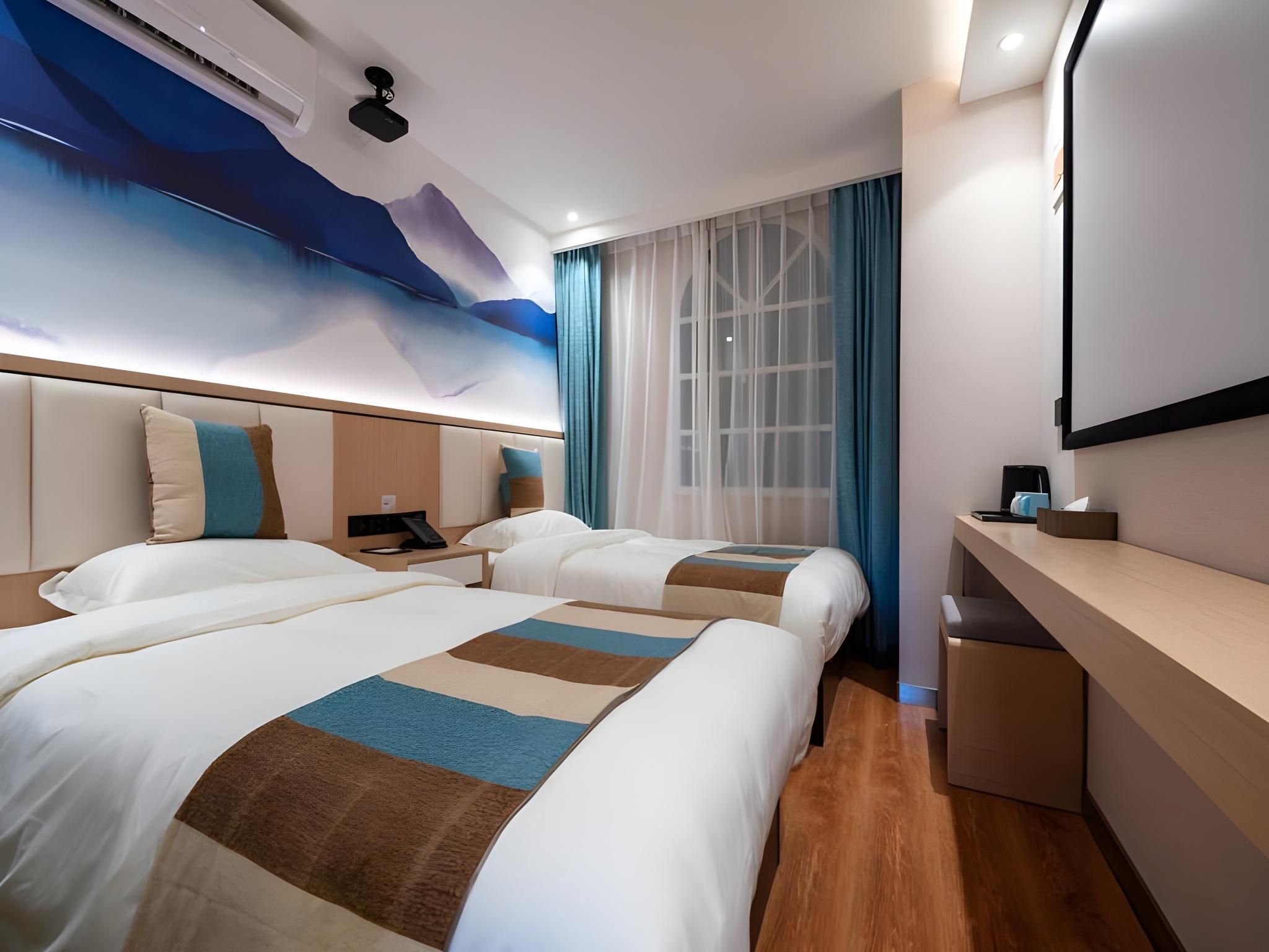 GTI - Feature Twin Bed Room, Projection
