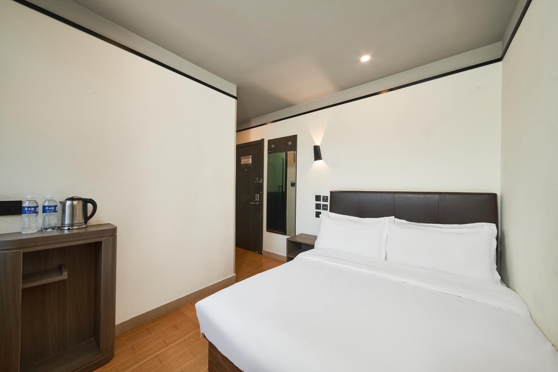 Studio Queen Room