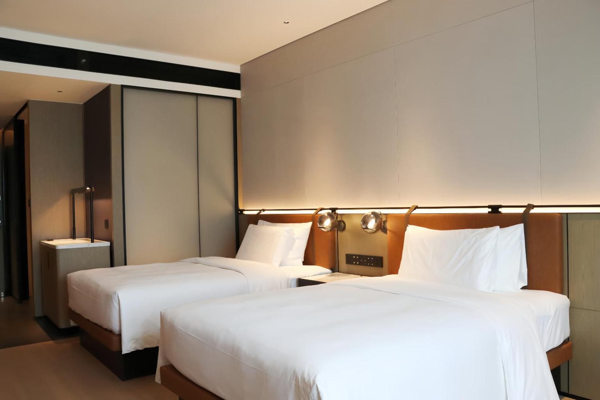 Executive Double Room with Two Double Beds and City View