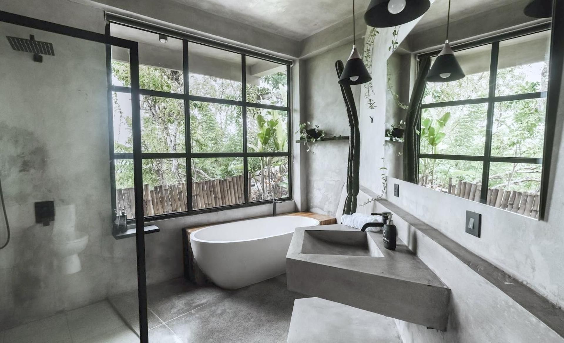 King Room with Bathtub