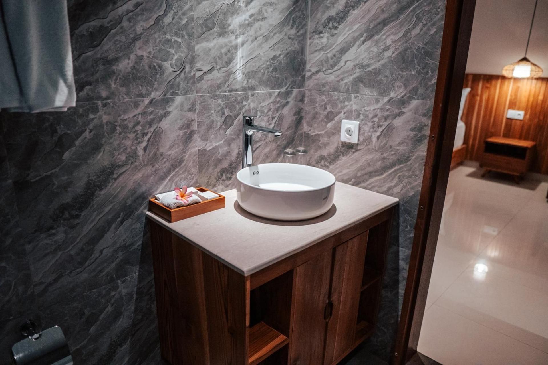 Tropical Space Deluxe Double Room 3