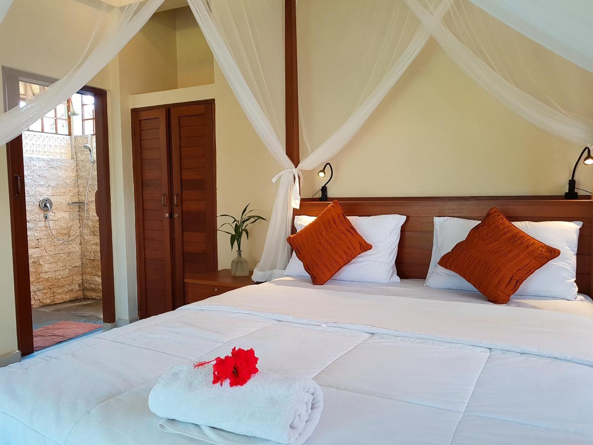 Deluxe One-Bedroom Apartment with Garden View