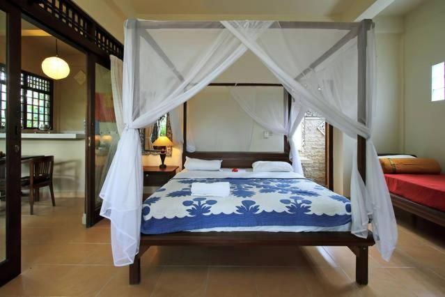 One-Bedroom Apartment with Garden View