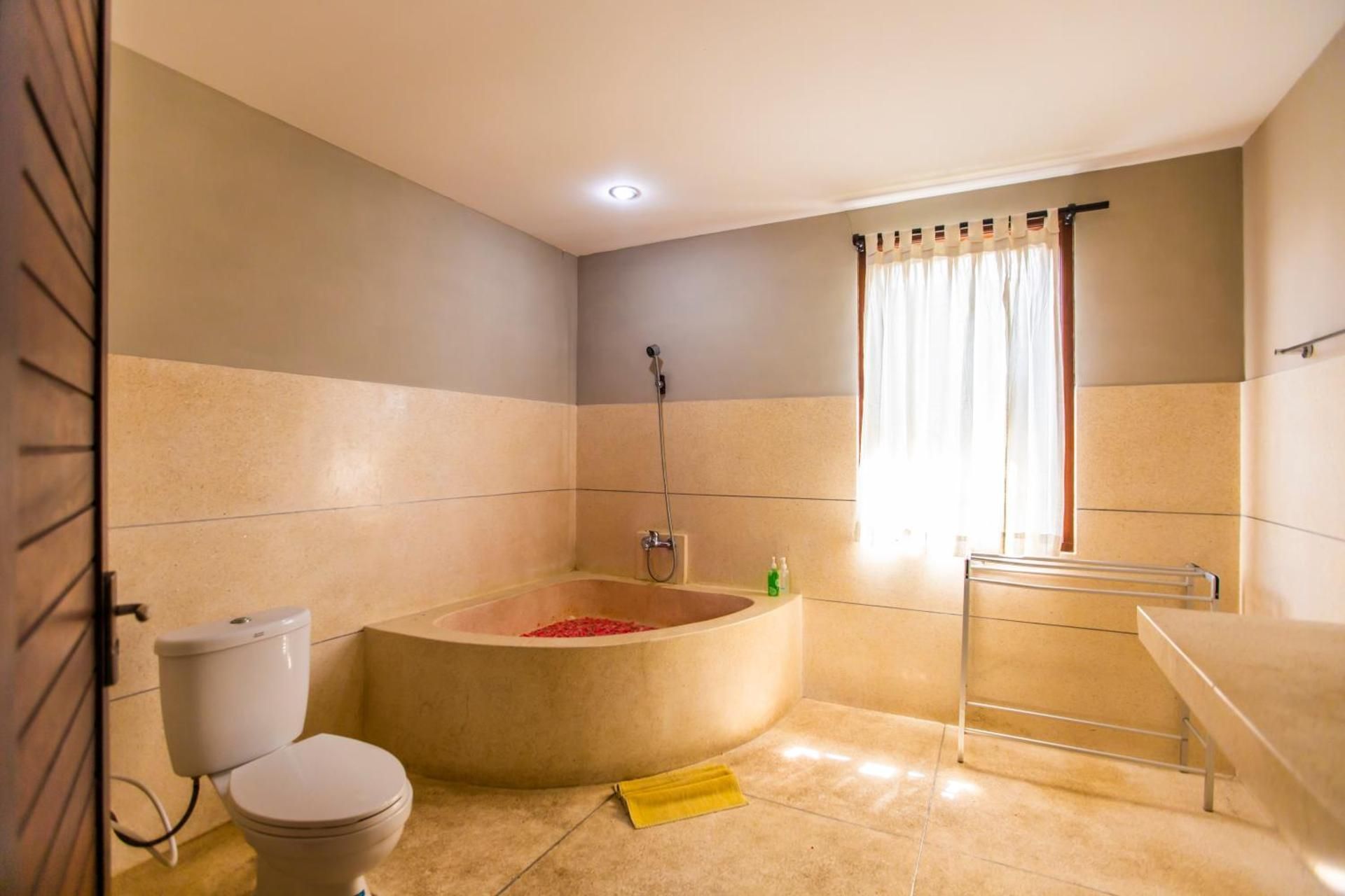 Warung Mandi & Villa Superior 3