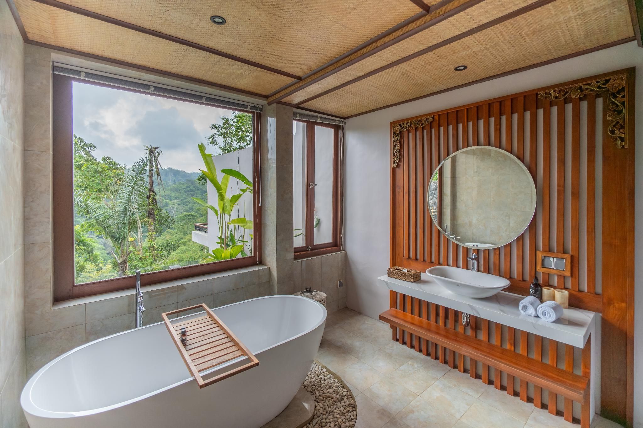 Valley Deluxe Room King Pool View Non-Smoking