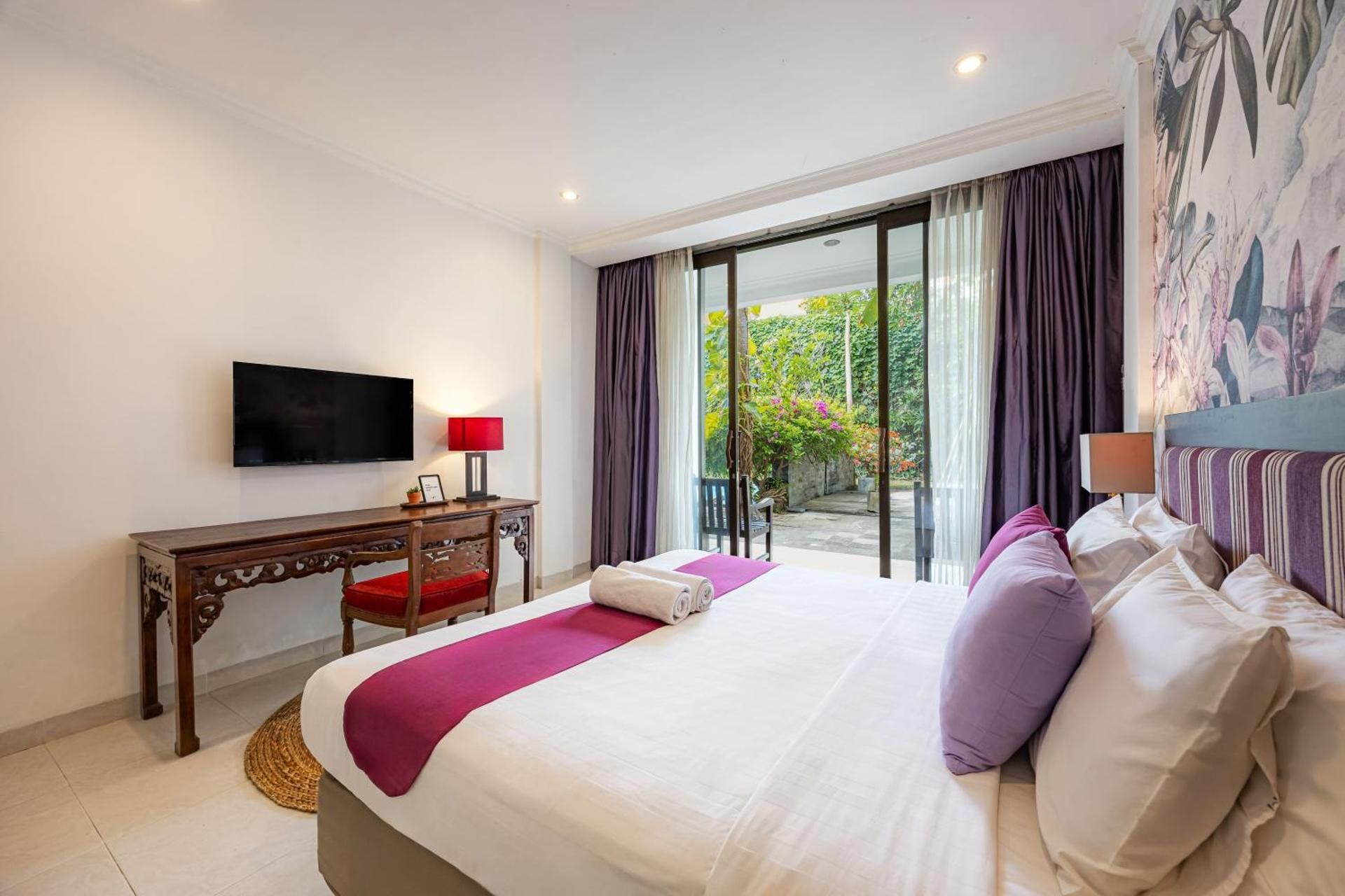 Superior Double Pool Access Room