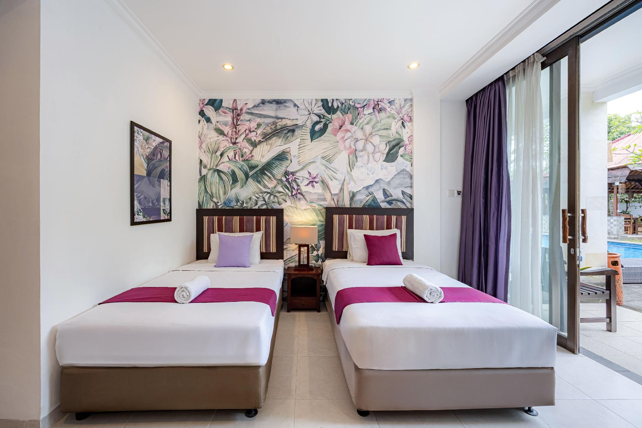 Superior Pool Access Twin Room