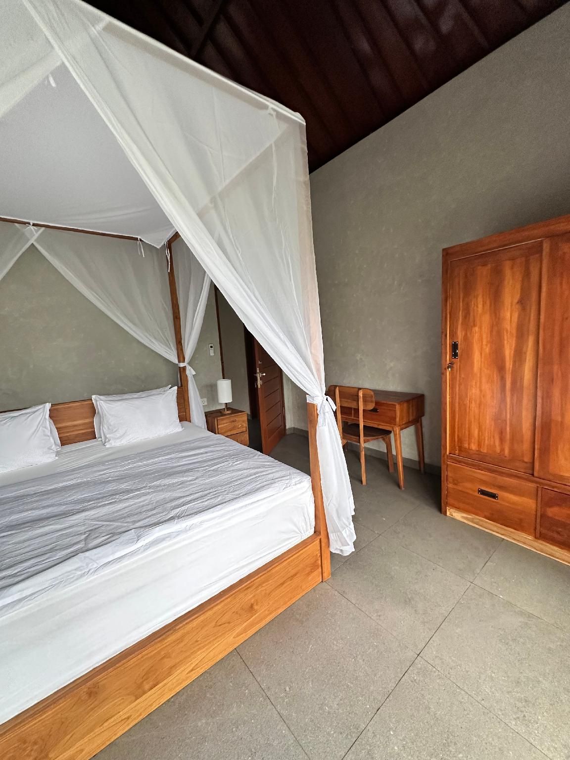 Bungalow 1 Large Double Bed
