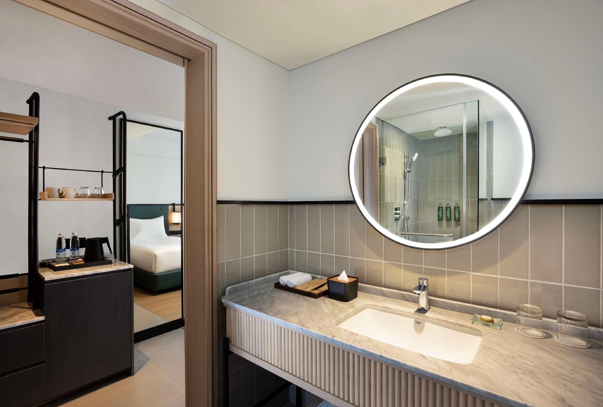 King Guest Room With Terrace