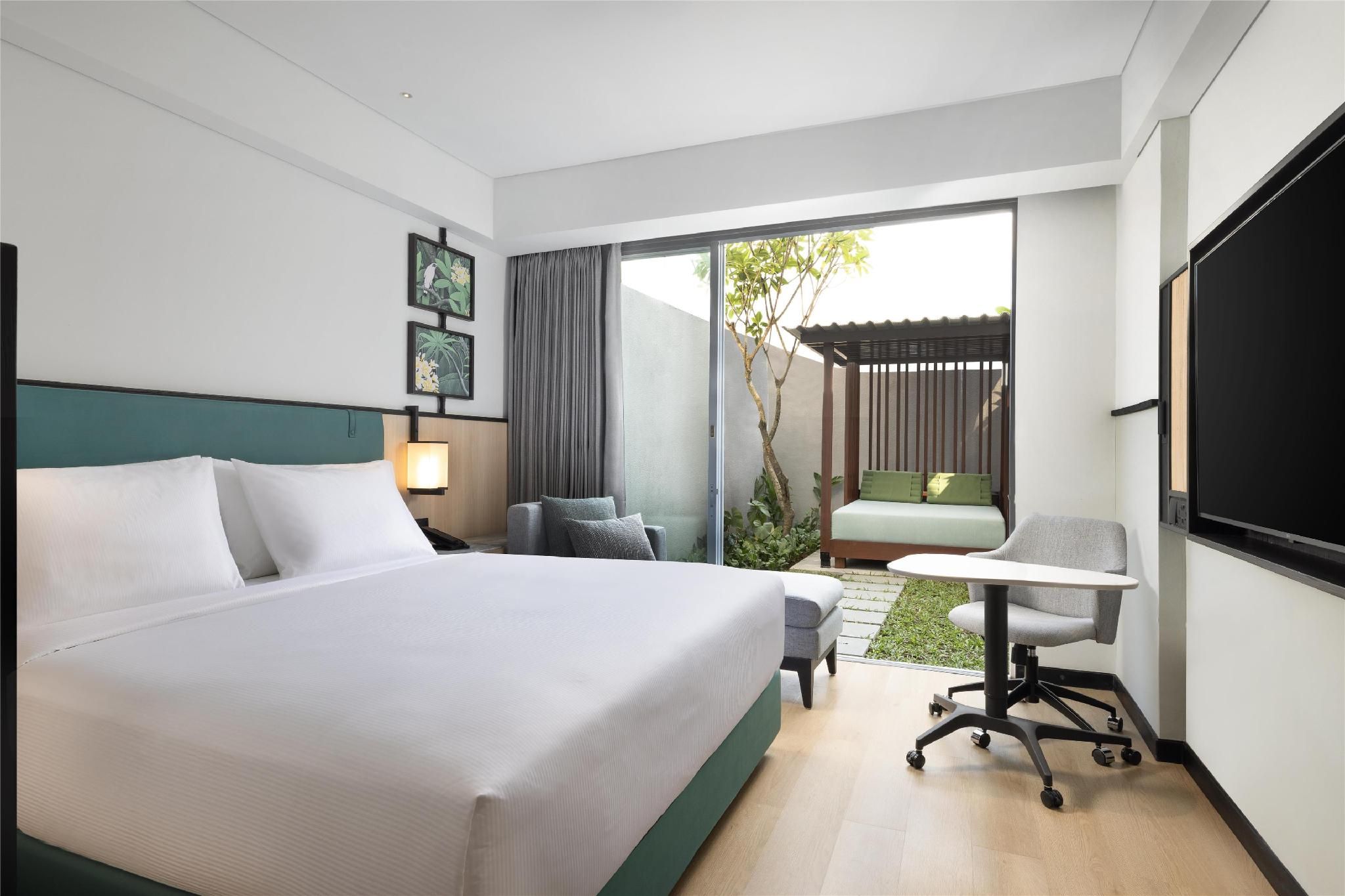 King Guest Room With Terrace