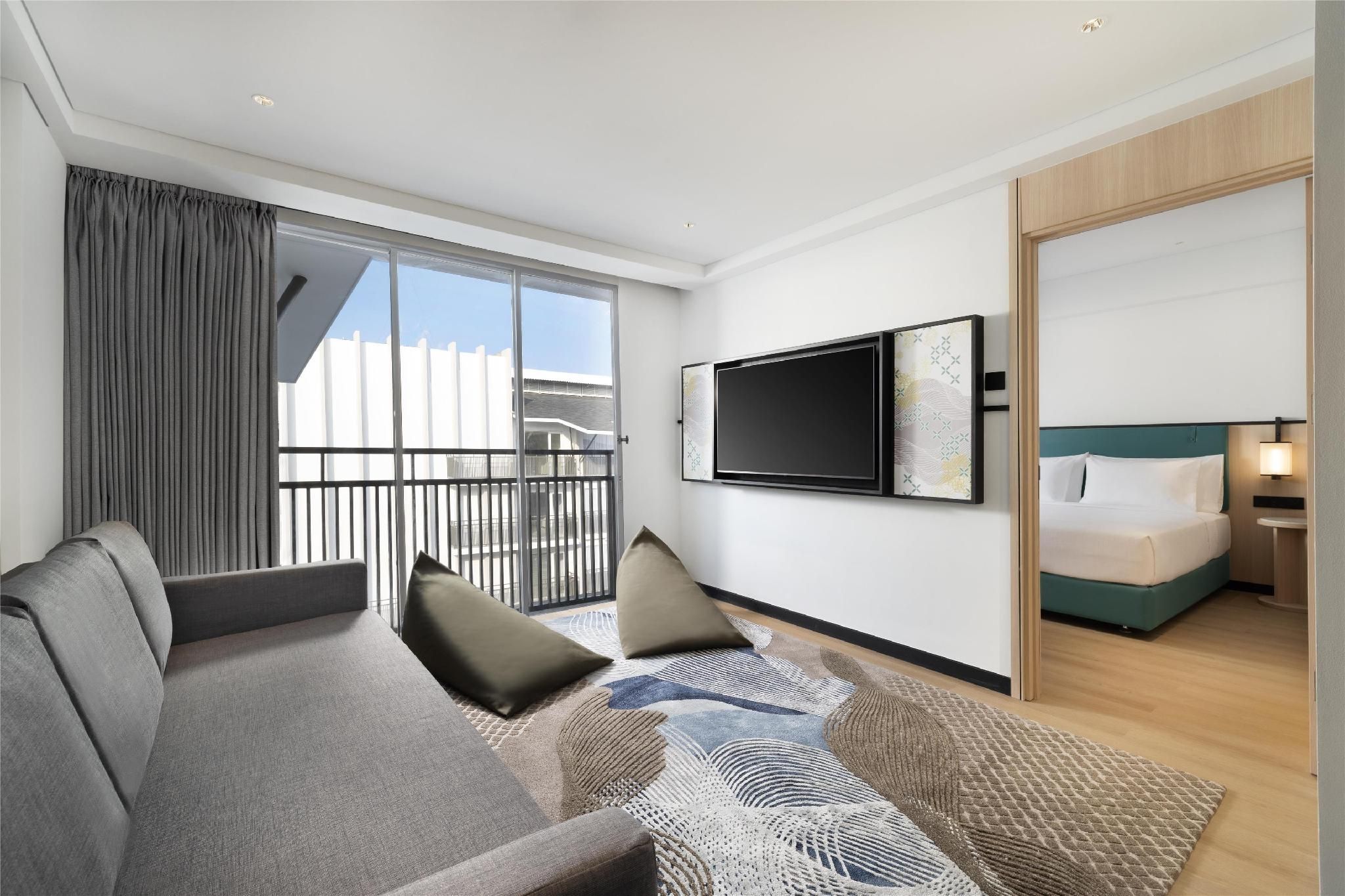 King Deluxe Family Room