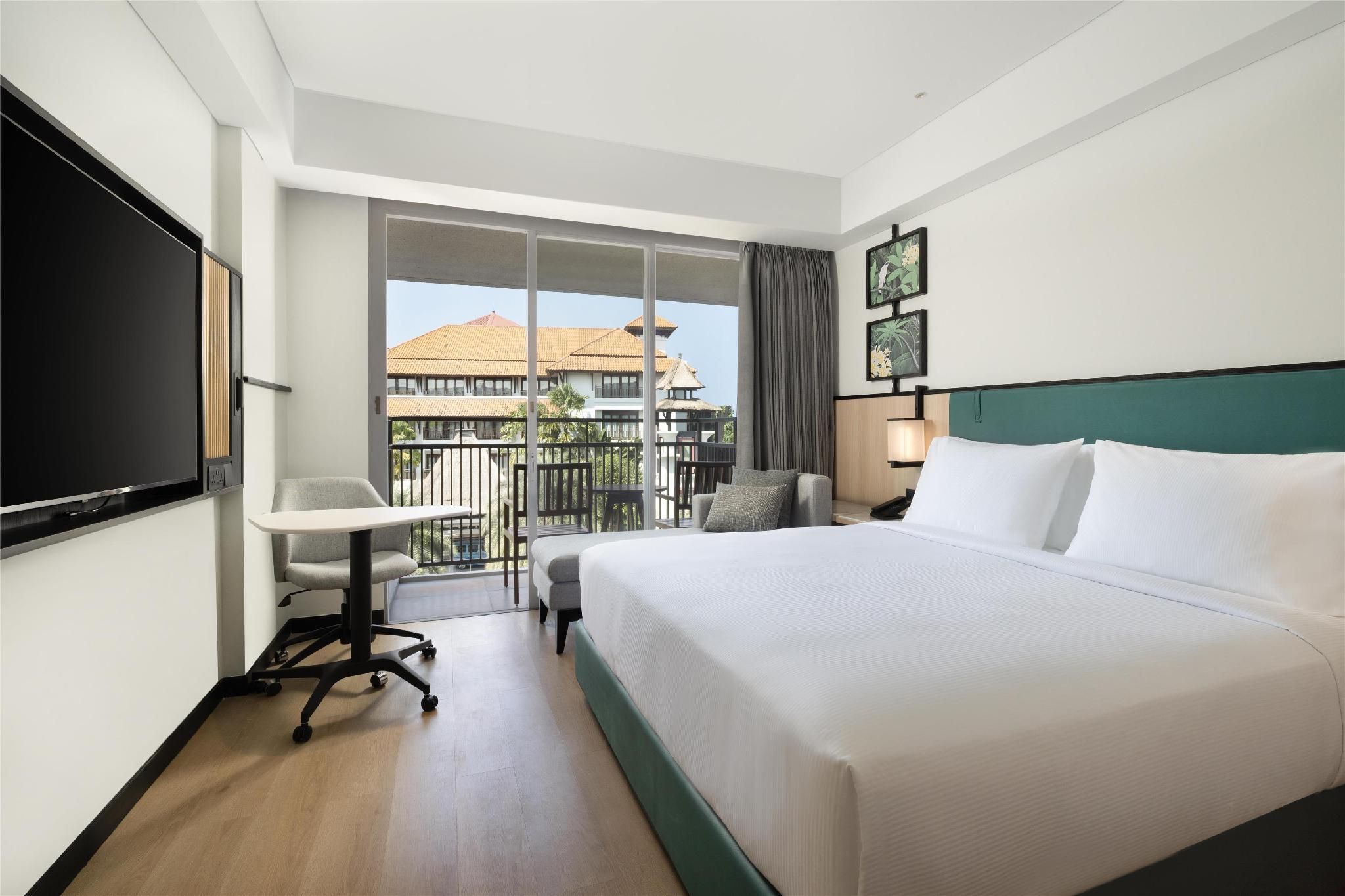 King Guest Room with Balcony