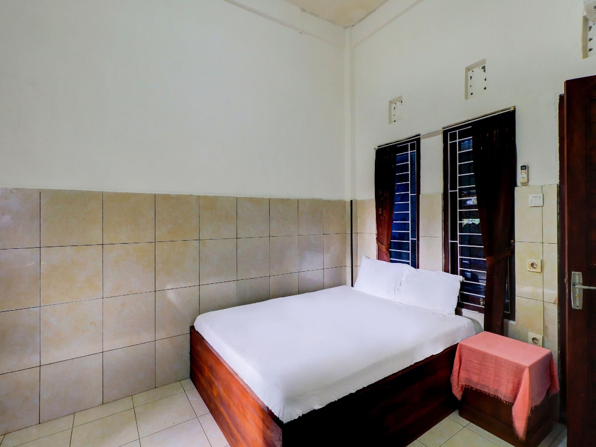 Deluxe Double Room for 2 Adults and 1 Child