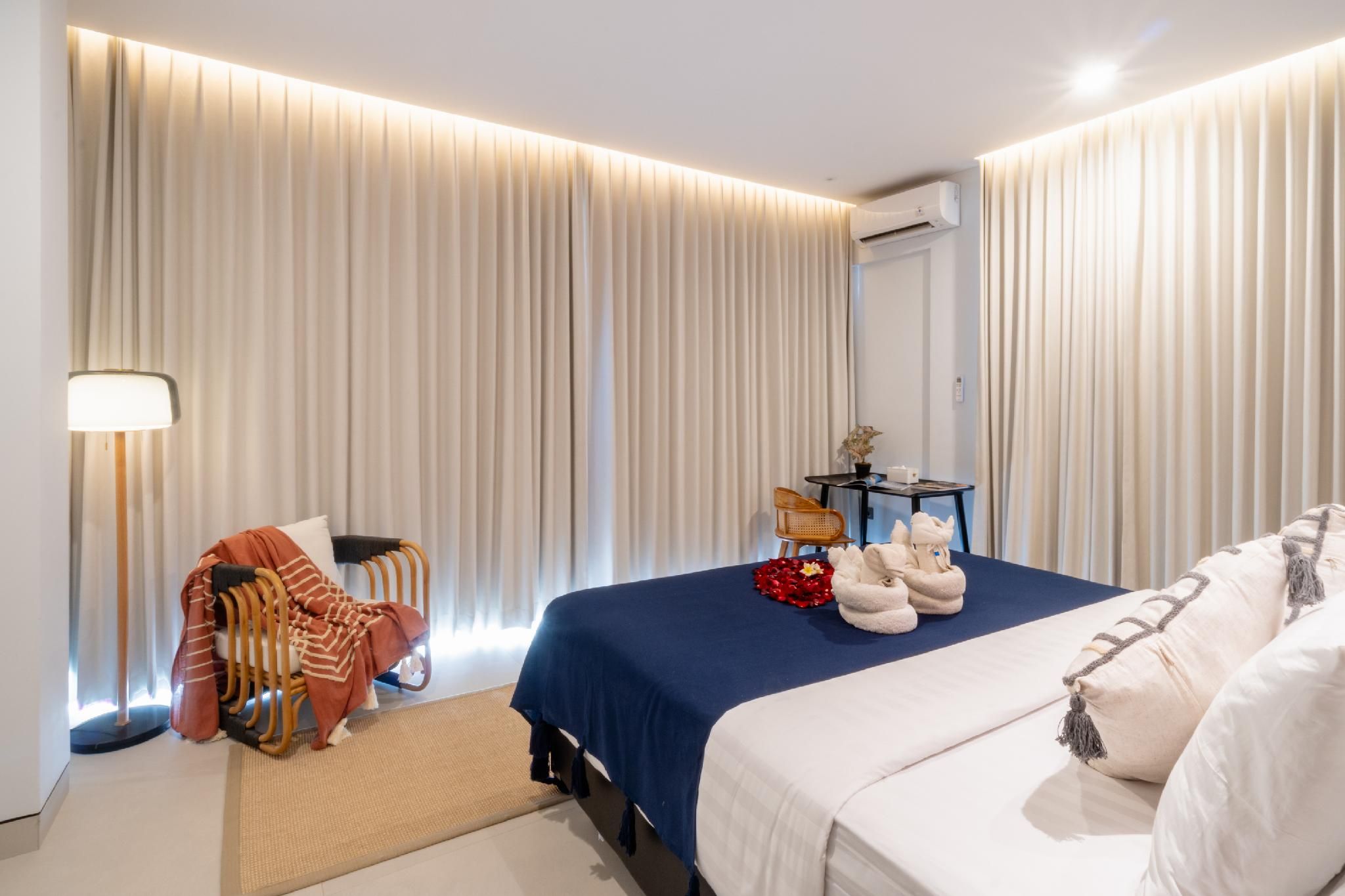 2 Bedroom Deluxe Suite