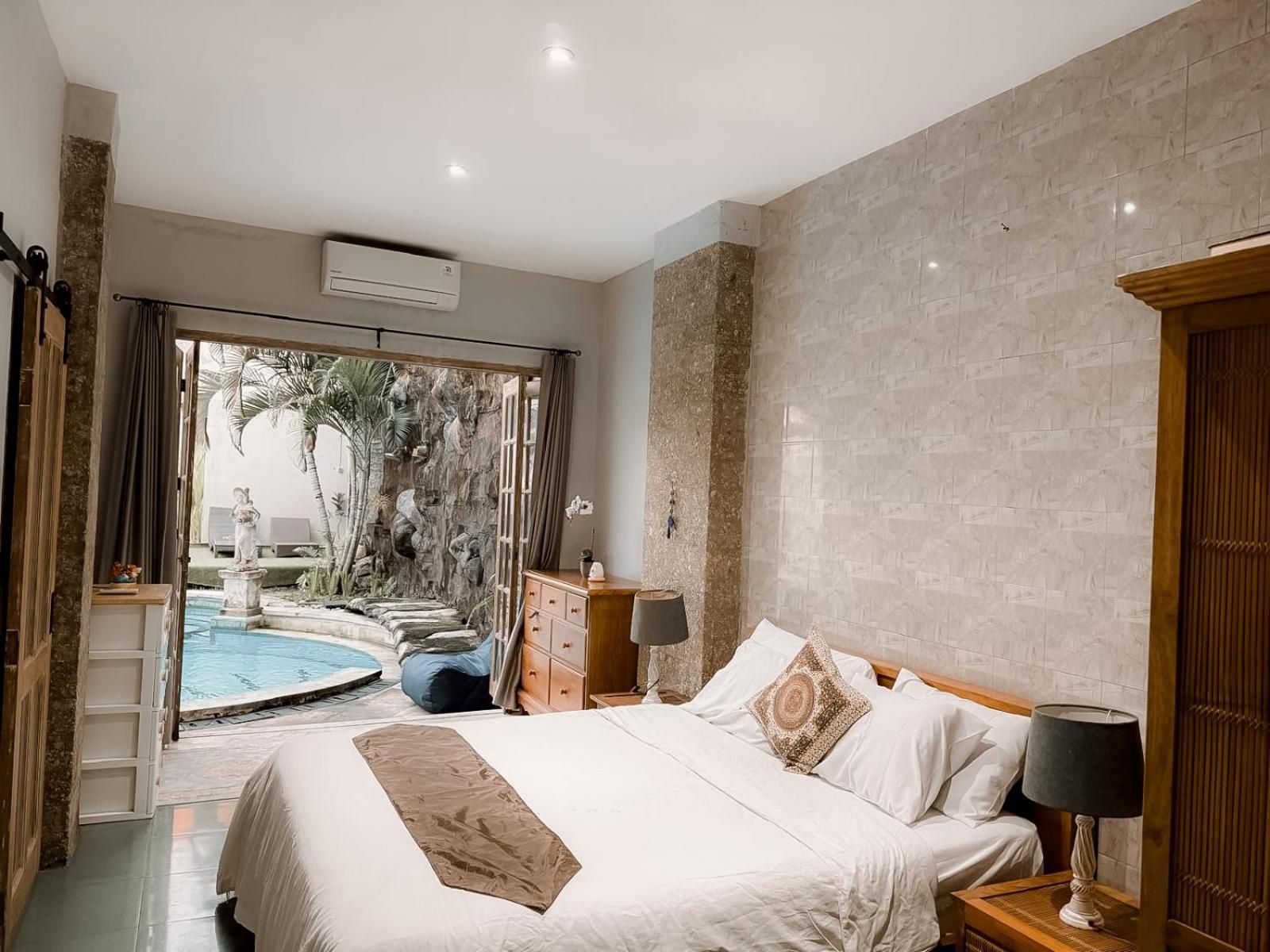 King Room with Pool View
