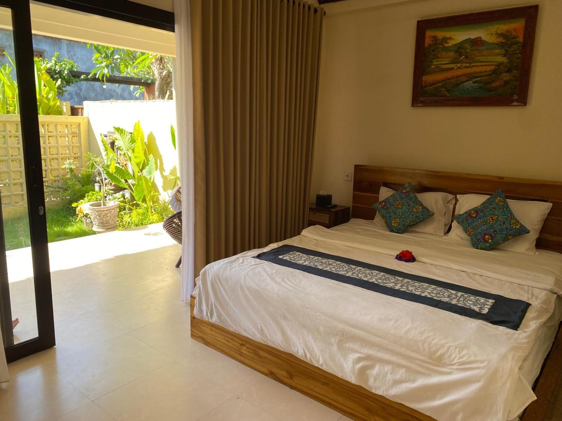 Queen Room with Garden View
