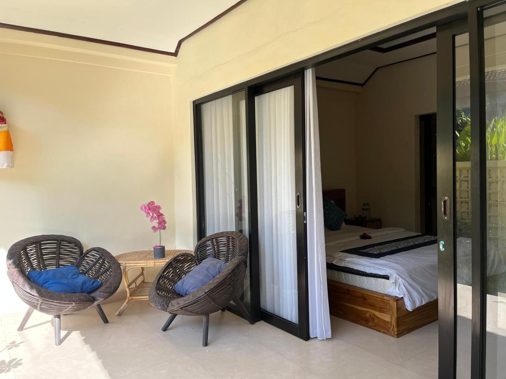 Queen Room with Garden View