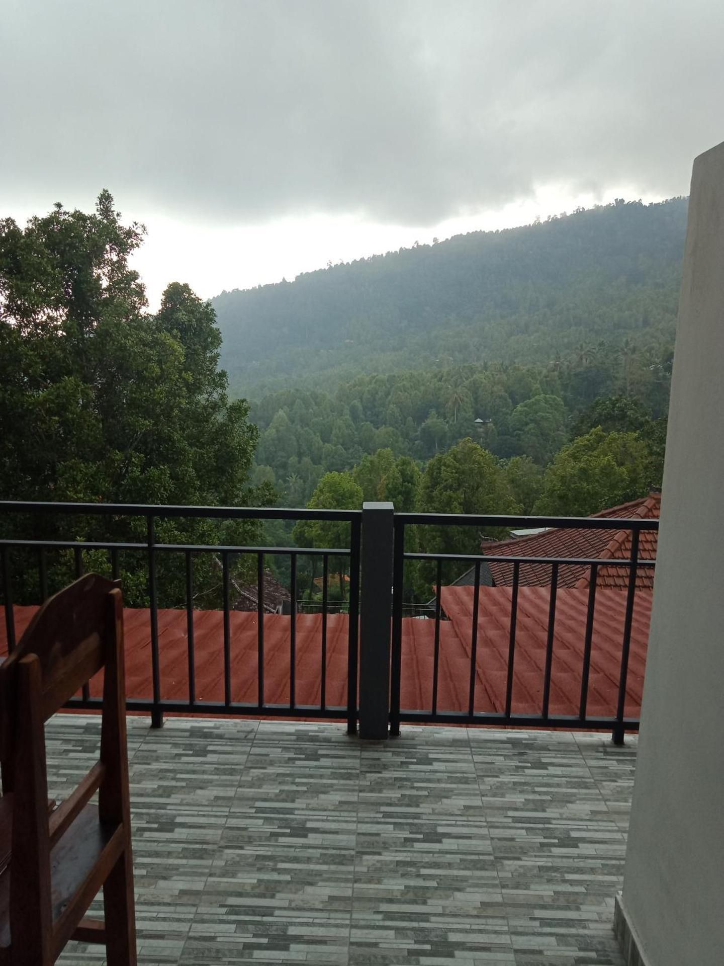 Adila Warung and Homestay Family Room with Mountain View