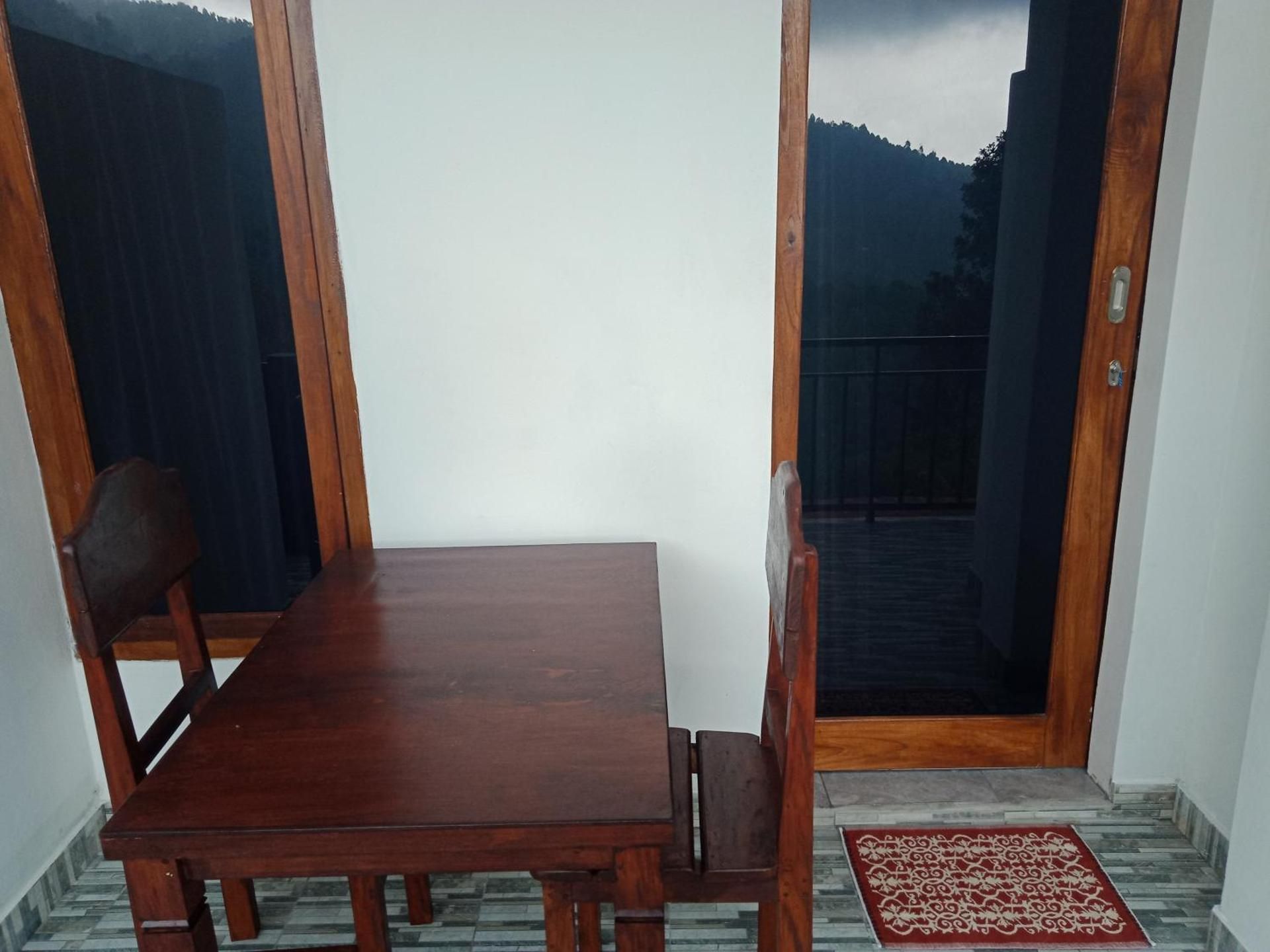 Standard Queen Room