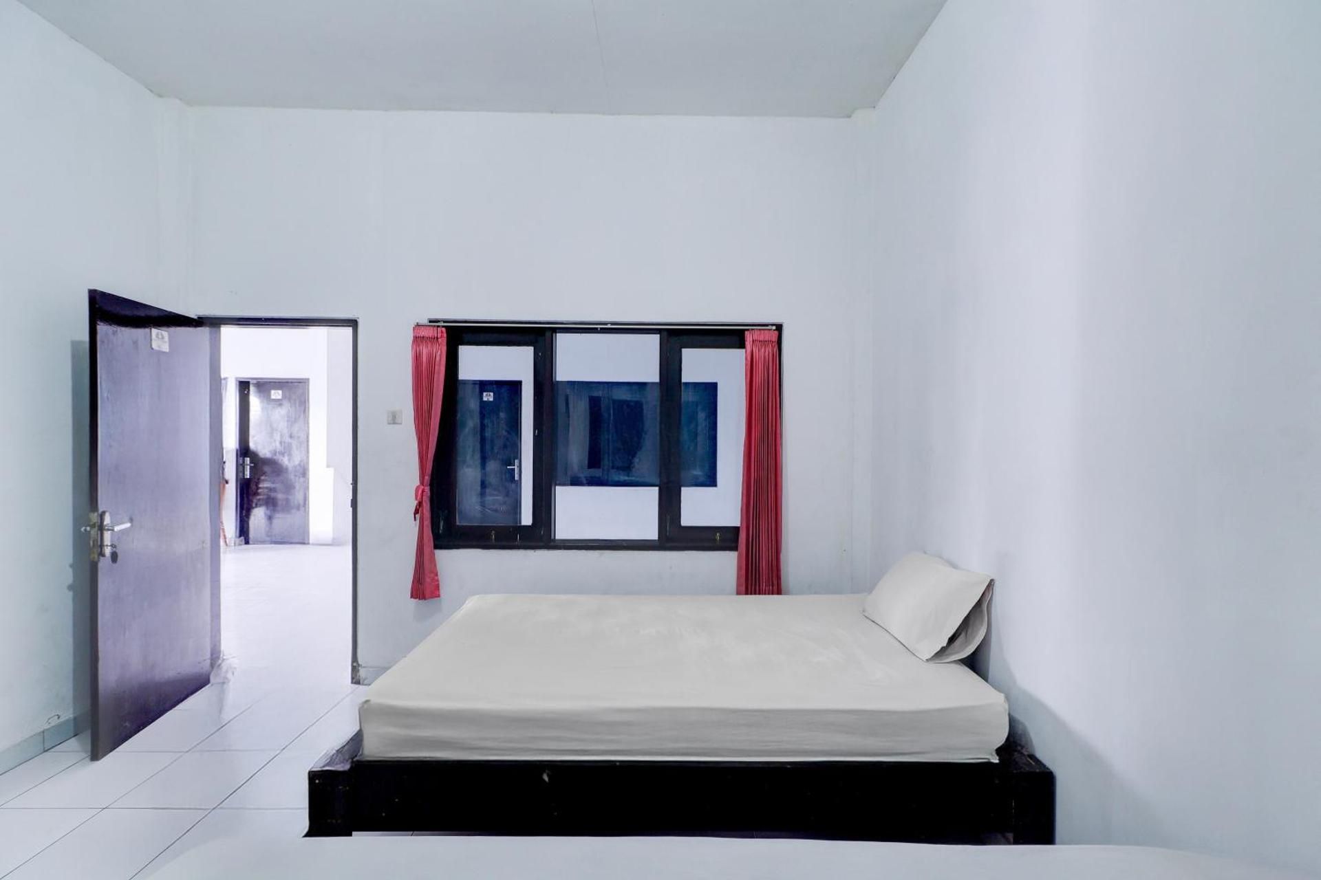 Economy Twin Room