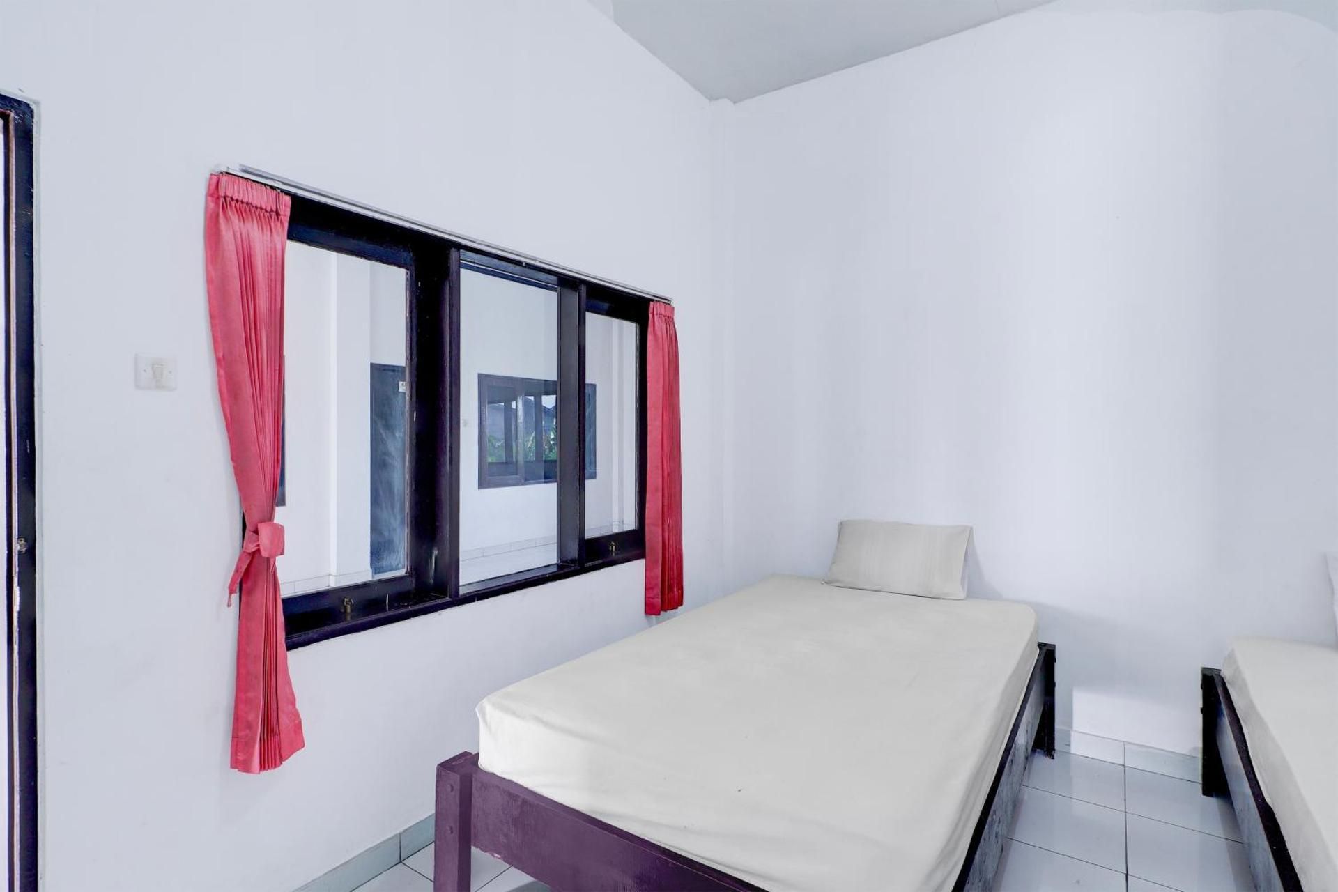 Economy Twin Room