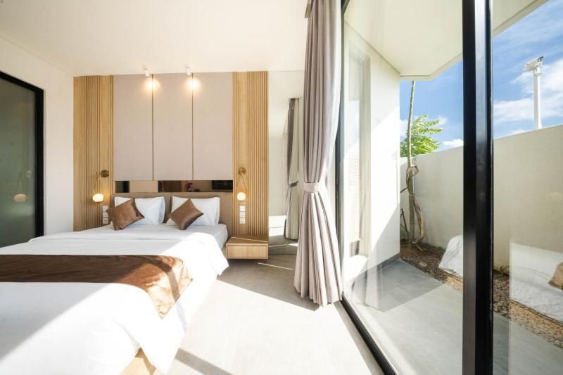Studio with Balcony