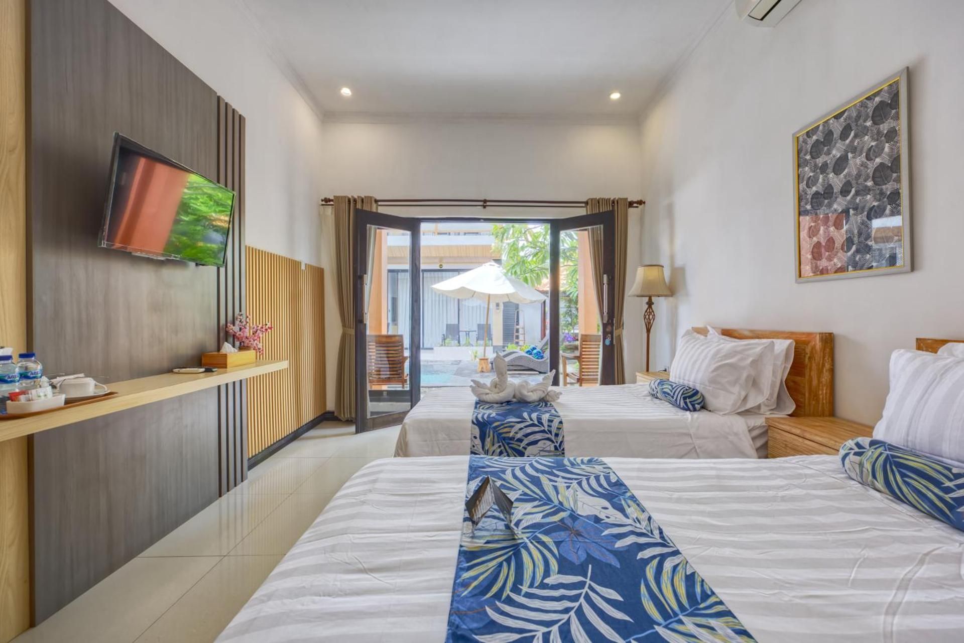 Deluxe Double or Twin Room with Pool View