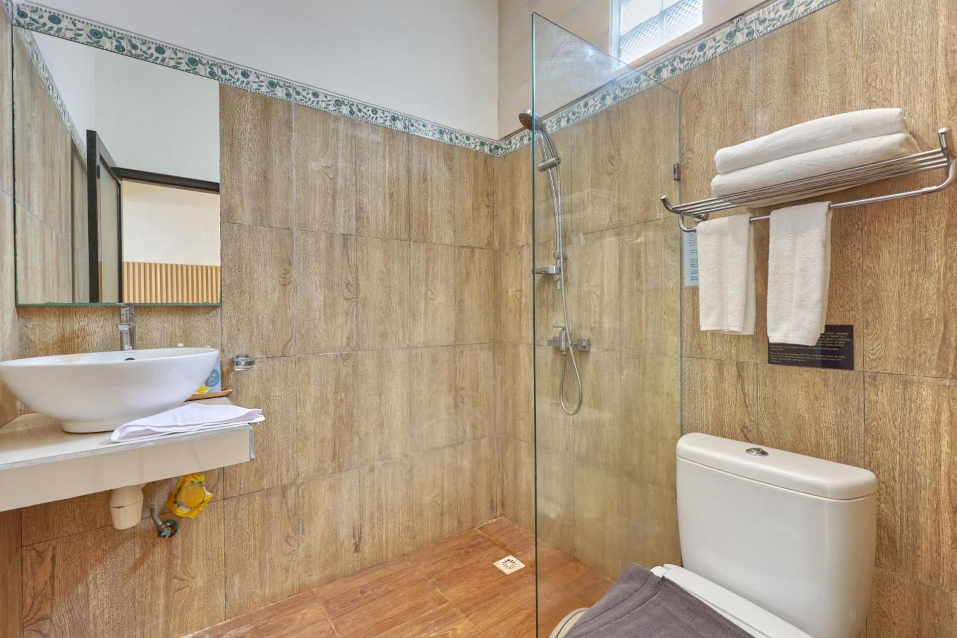 Deluxe Double or Twin Room with Pool View