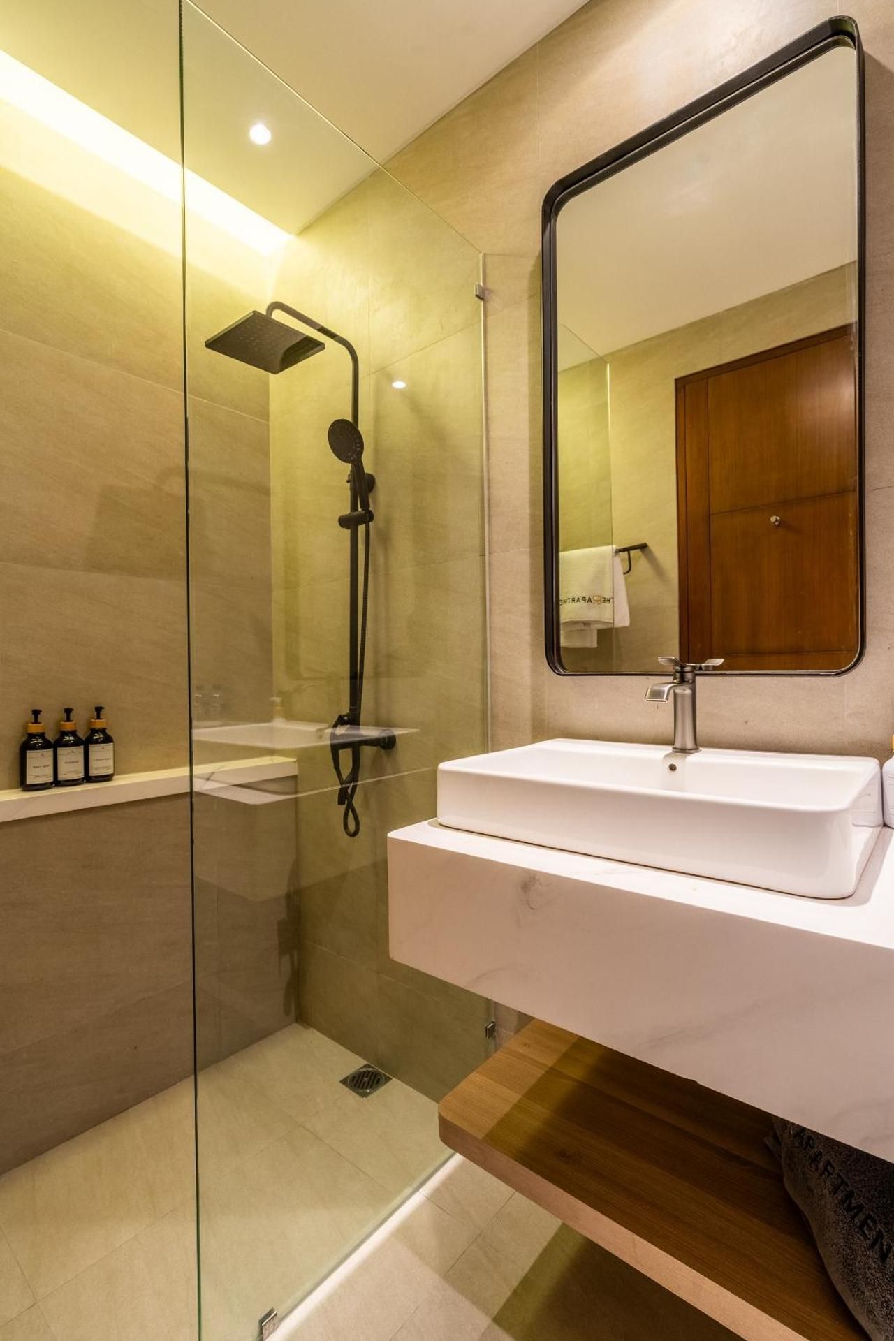 One-Bedroom Apartment with Garden