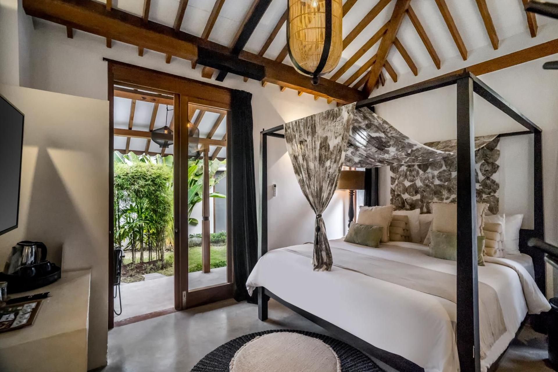 Deluxe Bungalow with Garden View